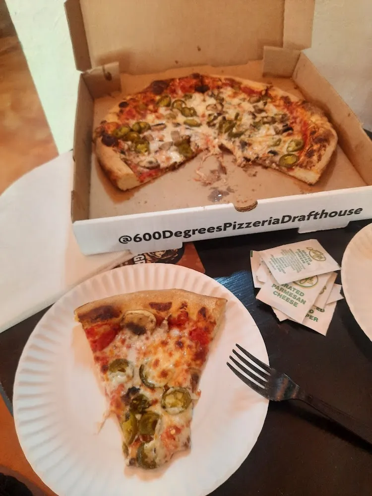 Cheese Pizza with Mushrooms and Jalapeño Poppers